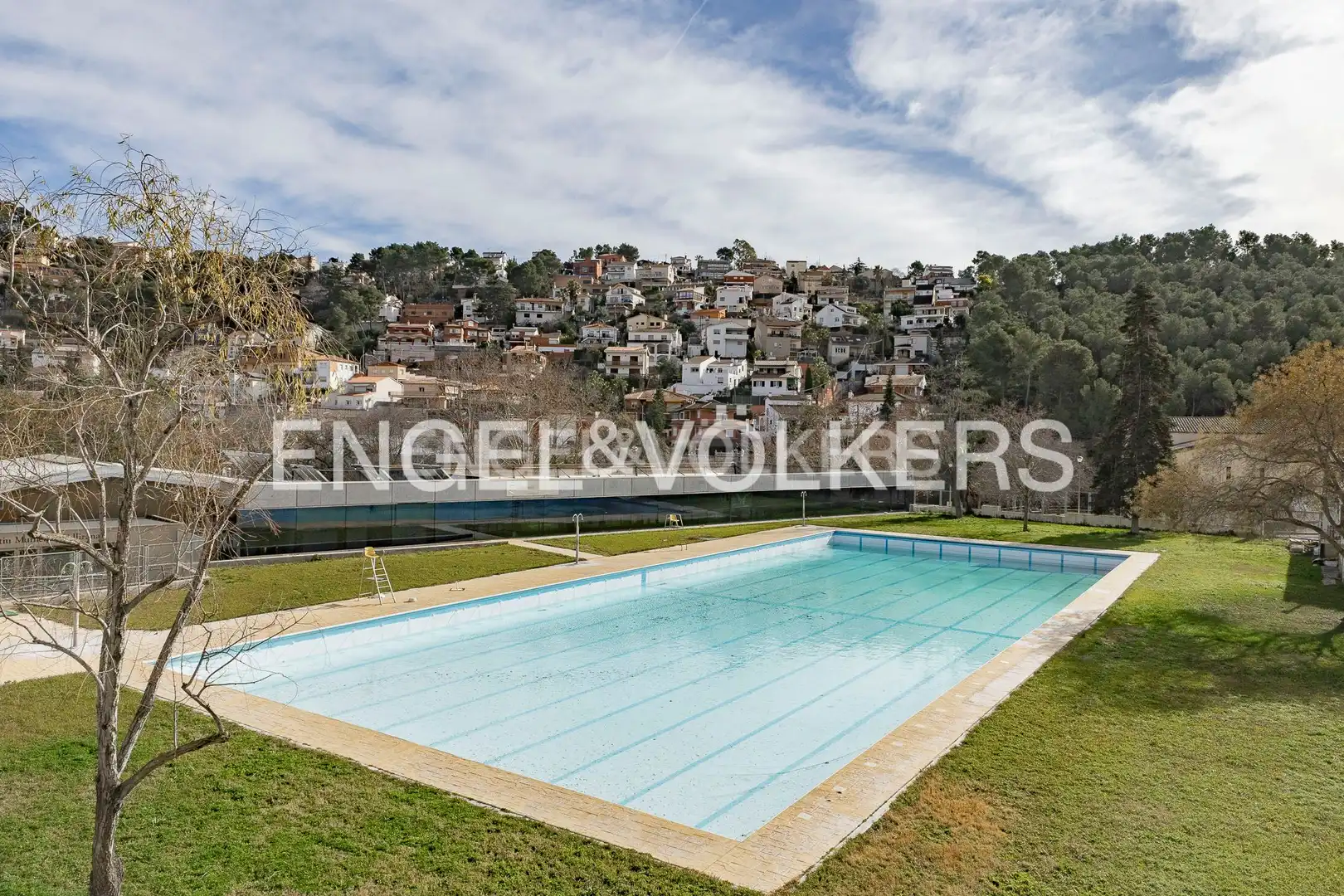 Piscina de Casa o xalet en venda en Vallirana amb Aire condicionat, Calefacció i Jardí privat