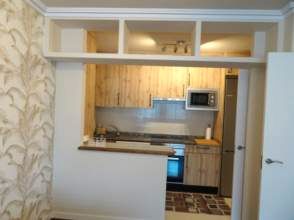 Kitchen of Flat to rent in Gijón   with Heating, Private garden and Parquet flooring