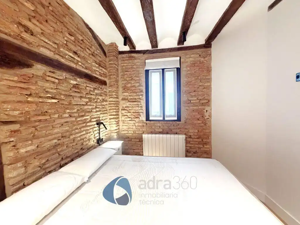 Habitación de Apartamento de alquiler en  Logroño con Calefacción y Amueblado