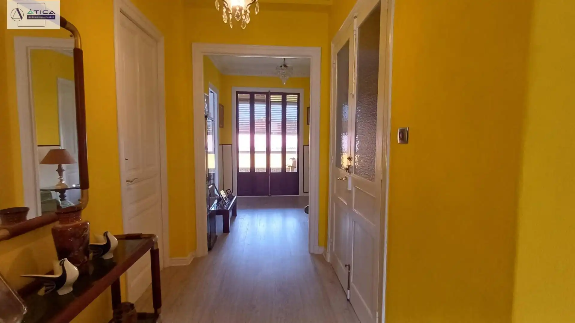 Haus oder Chalet zum Verkauf in Santander mit Privatgarten, Terrasse und Möbliert