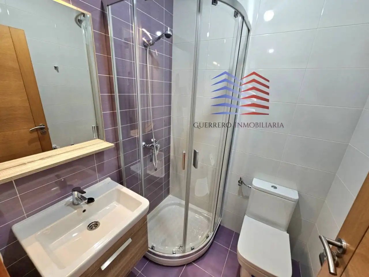 Badezimmer von Wohnung zur Miete in Ourense Capital  mit Heizung, Parkett und Abstellraum