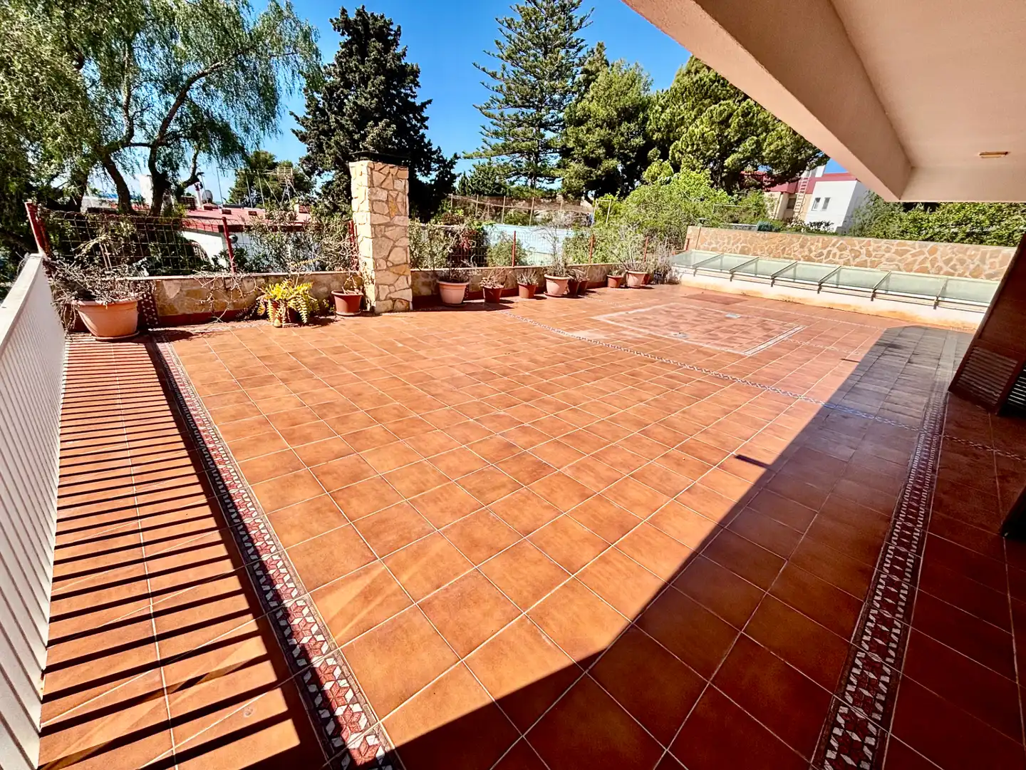 Terrassa de Casa o xalet en venda en Alicante / Alacant amb Jardí privat, Terrassa i Traster