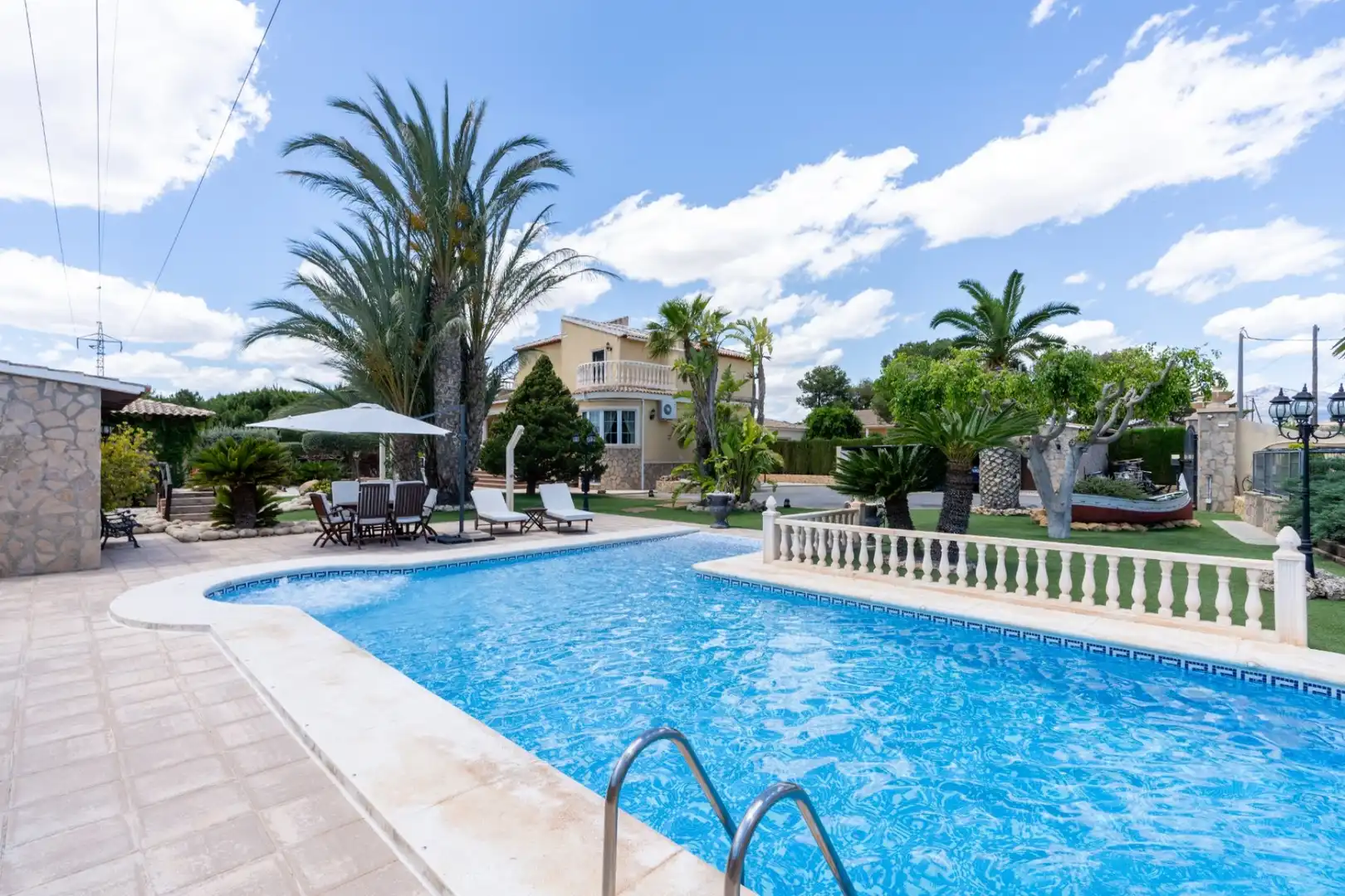 Piscina de Casa o chalet en venta en San Vicente del Raspeig / Sant Vicent del Raspeig con Aire acondicionado, Calefacción y Jardín privado