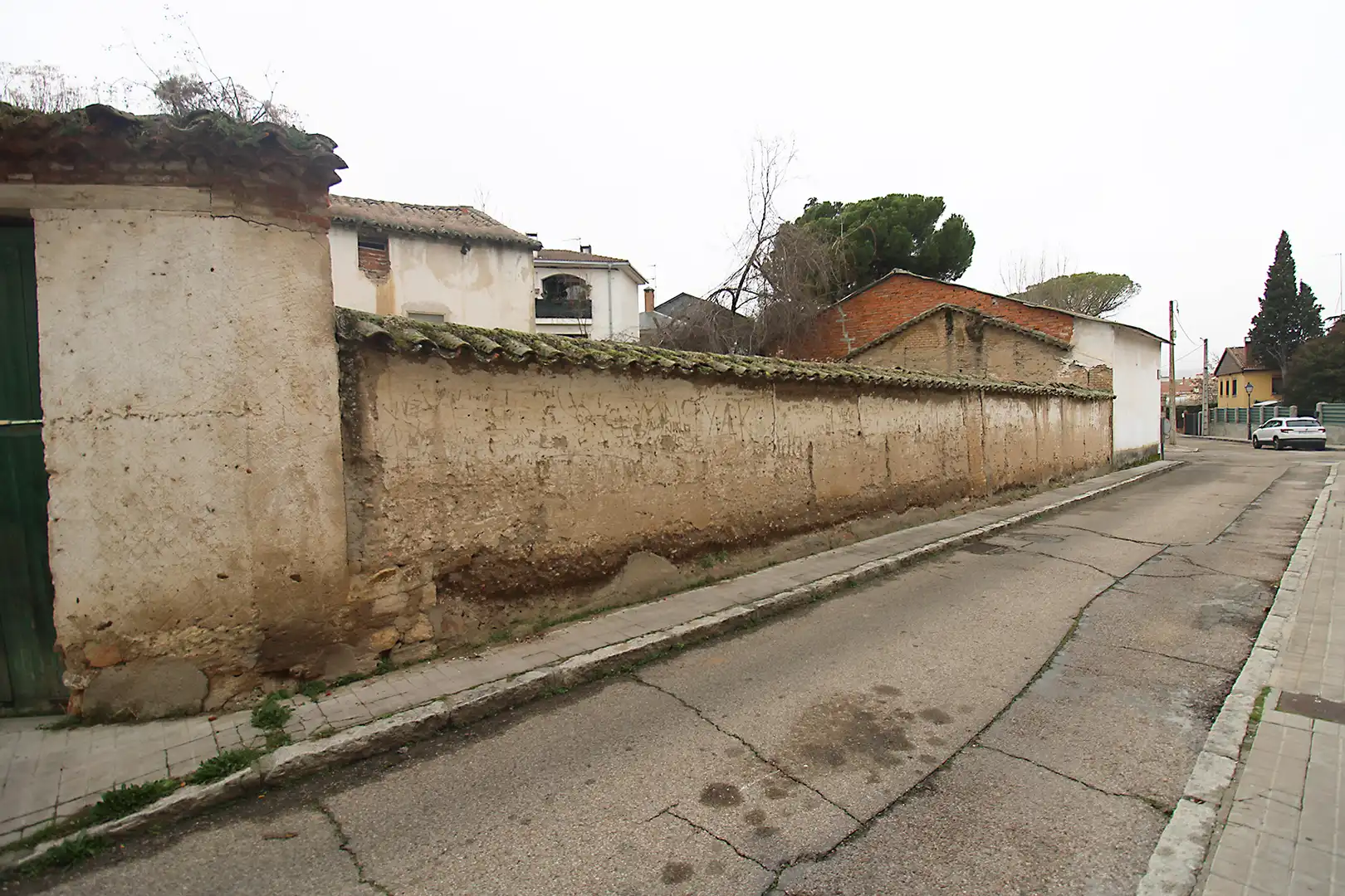 Vista exterior de Casa adosada en venda en Talamanca de Jarama amb Jardí privat, Parquet i Traster