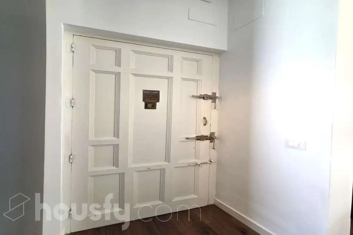 Flat for rent in Madrid  with Heating and Furnished