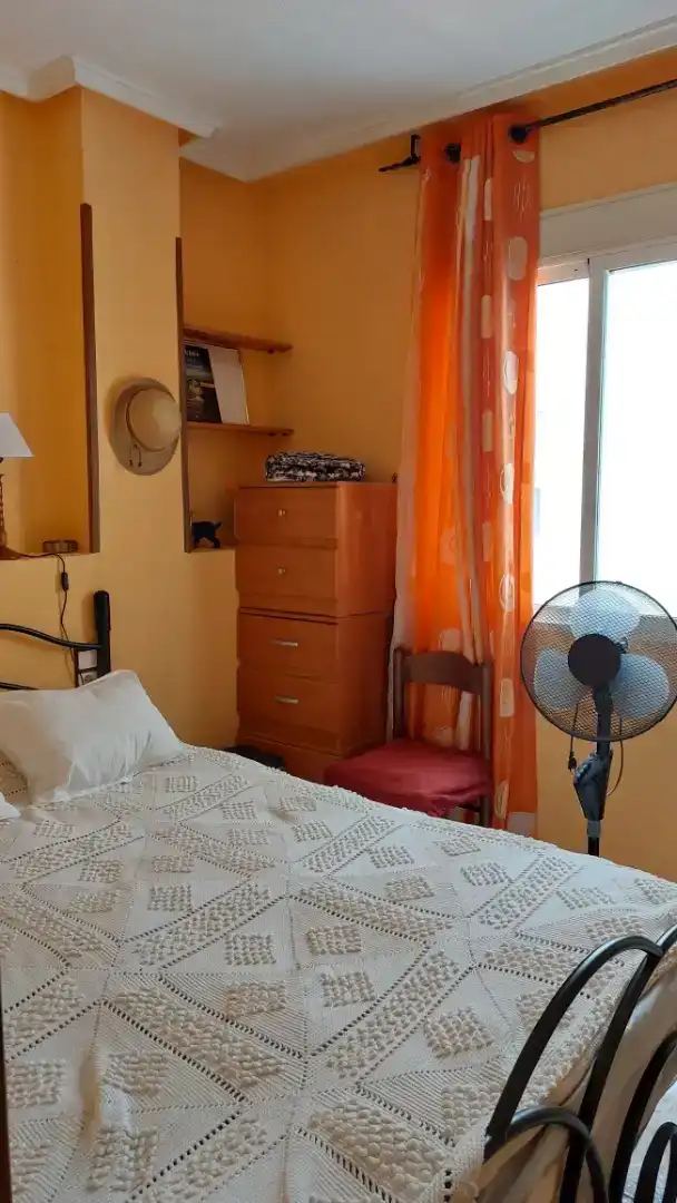 Bedroom of Flat for share in Torrevieja  with Furnished, Washing machine and TV