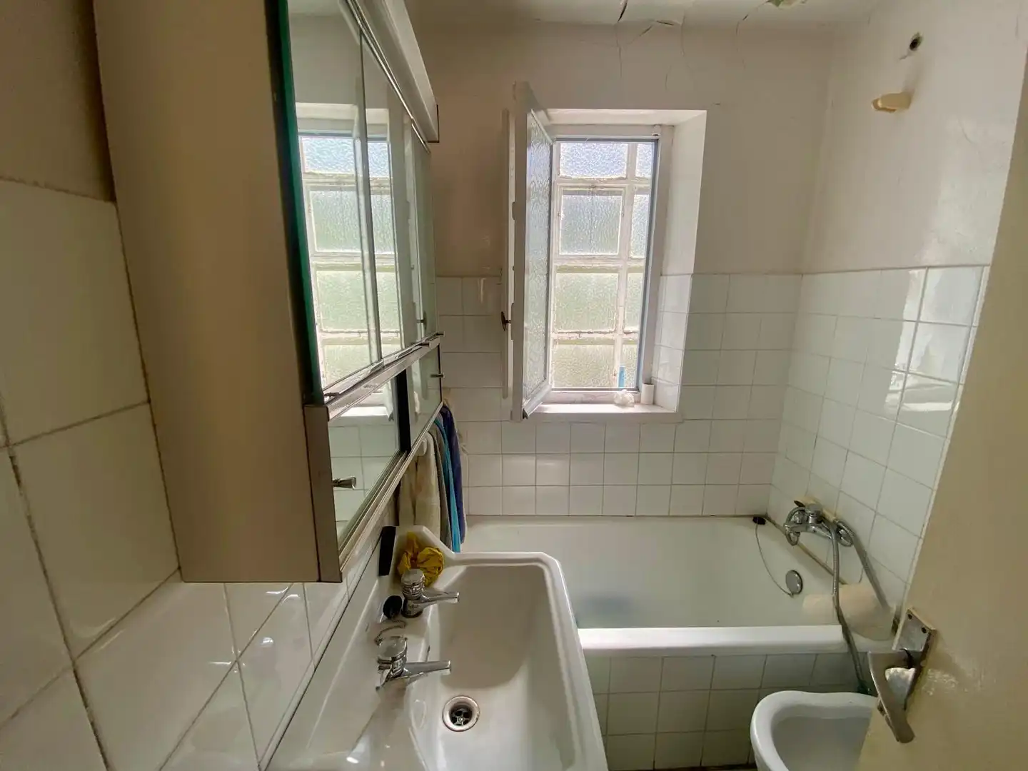 Bathroom of Flat for sale in La Pola de Gordón   with Storage room and Furnished