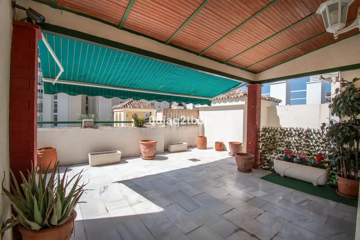 Terrassa de Pis en venda en Marbella amb Aire condicionat, Terrassa i Traster