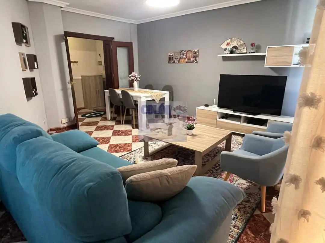 Piso con terraza en venta en Martos, imagen 2