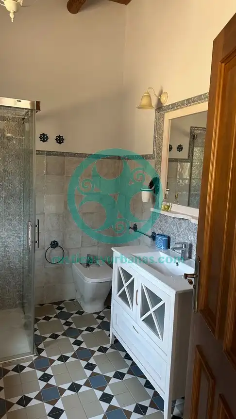 Badezimmer von Country house zur Miete in Cáceres mit Schwimmbad, Möbliert und Ofen
