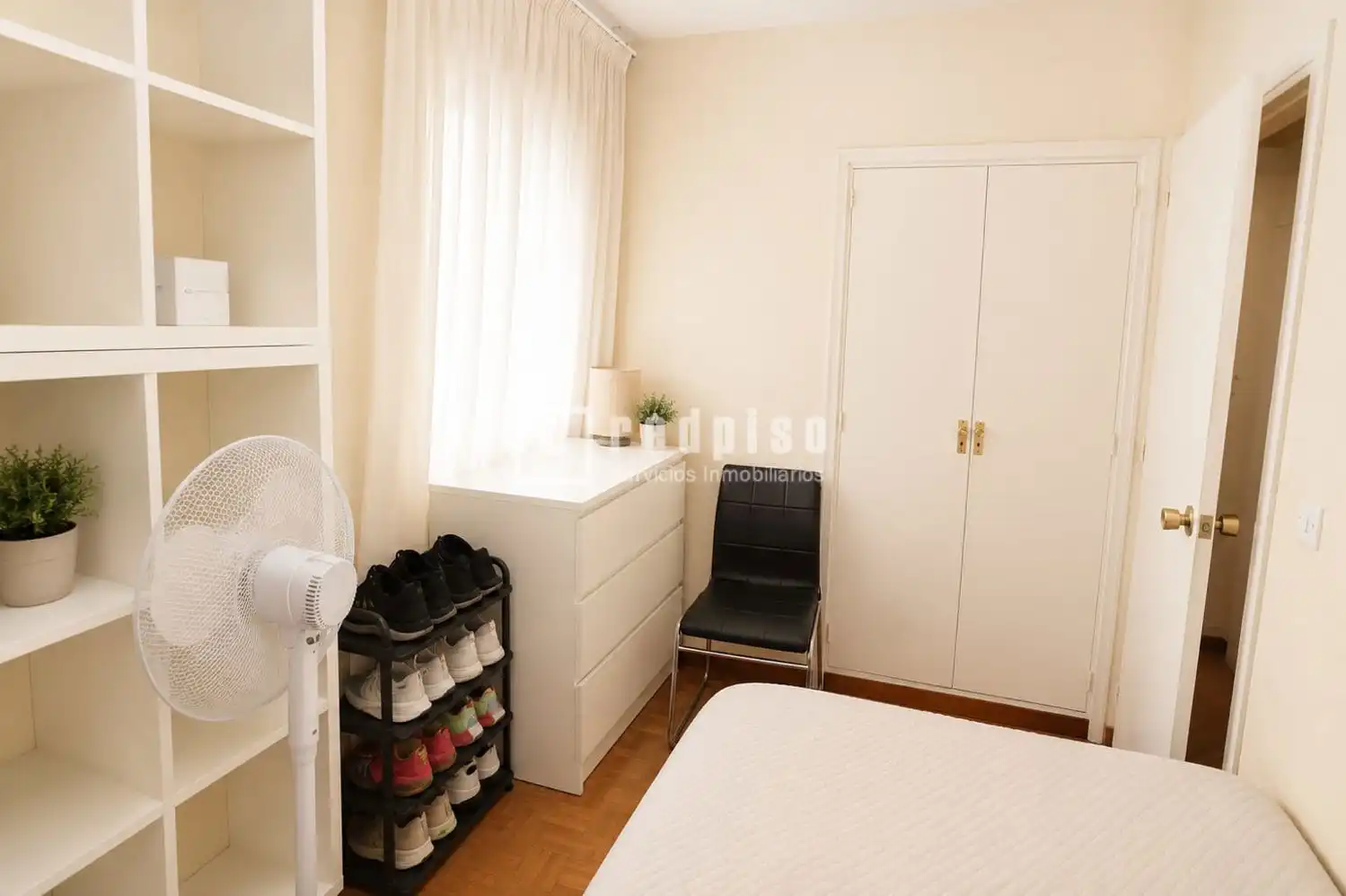 Habitación de Piso en venta en Madrid con Calefacción, Parquet y Terraza