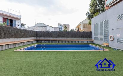 Swimming pool of Flat for sale in Arenys de Munt  with Air Conditioner and Community pool