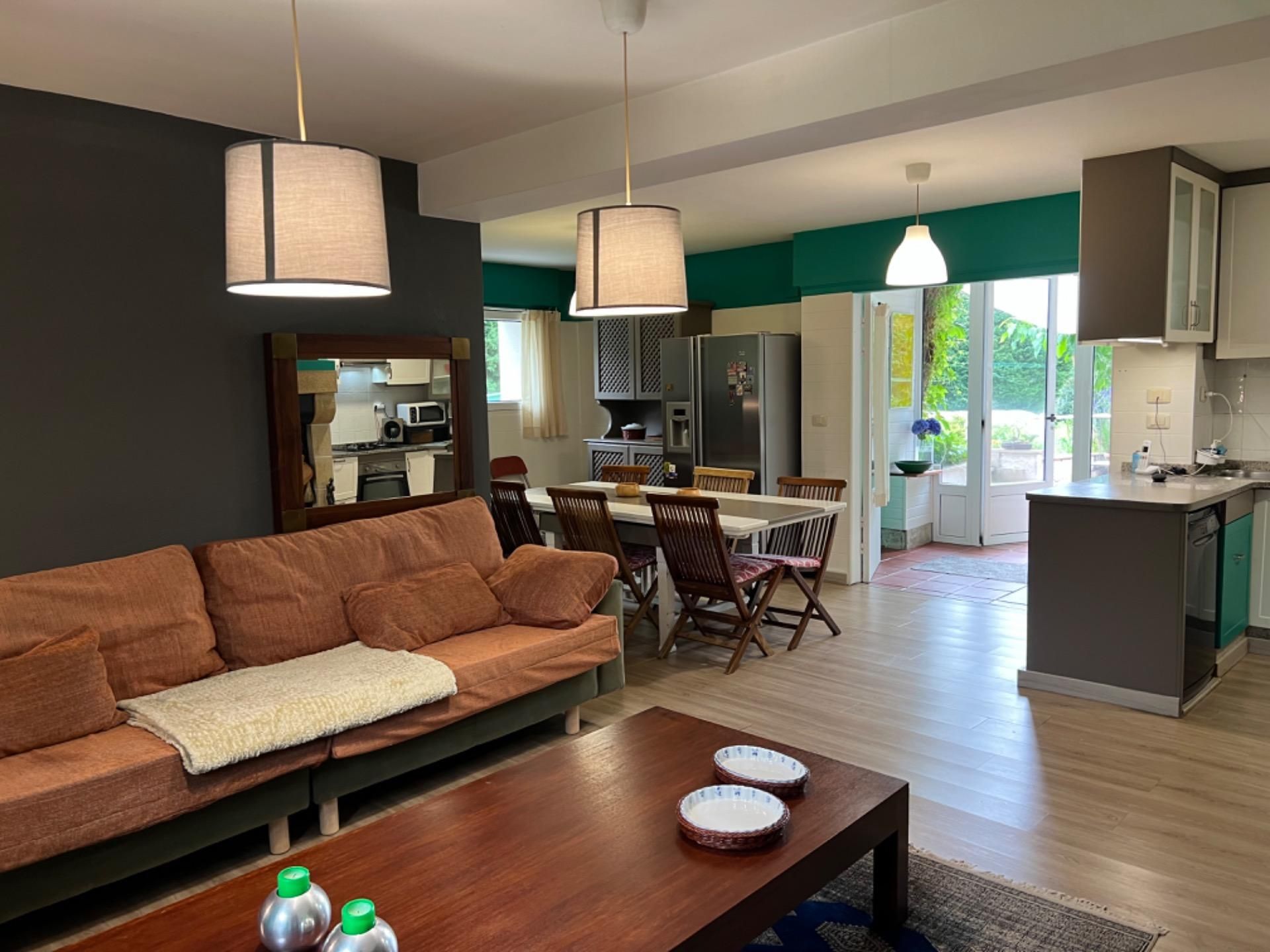 Sala d'estar de Casa o xalet en venda en Celanova amb Calefacció, Jardí privat i Terrassa