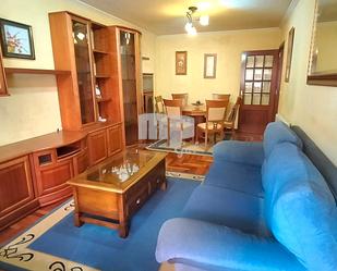 Sala d'estar de Pis en venda en Redondela amb Calefacció, Parquet i Terrassa