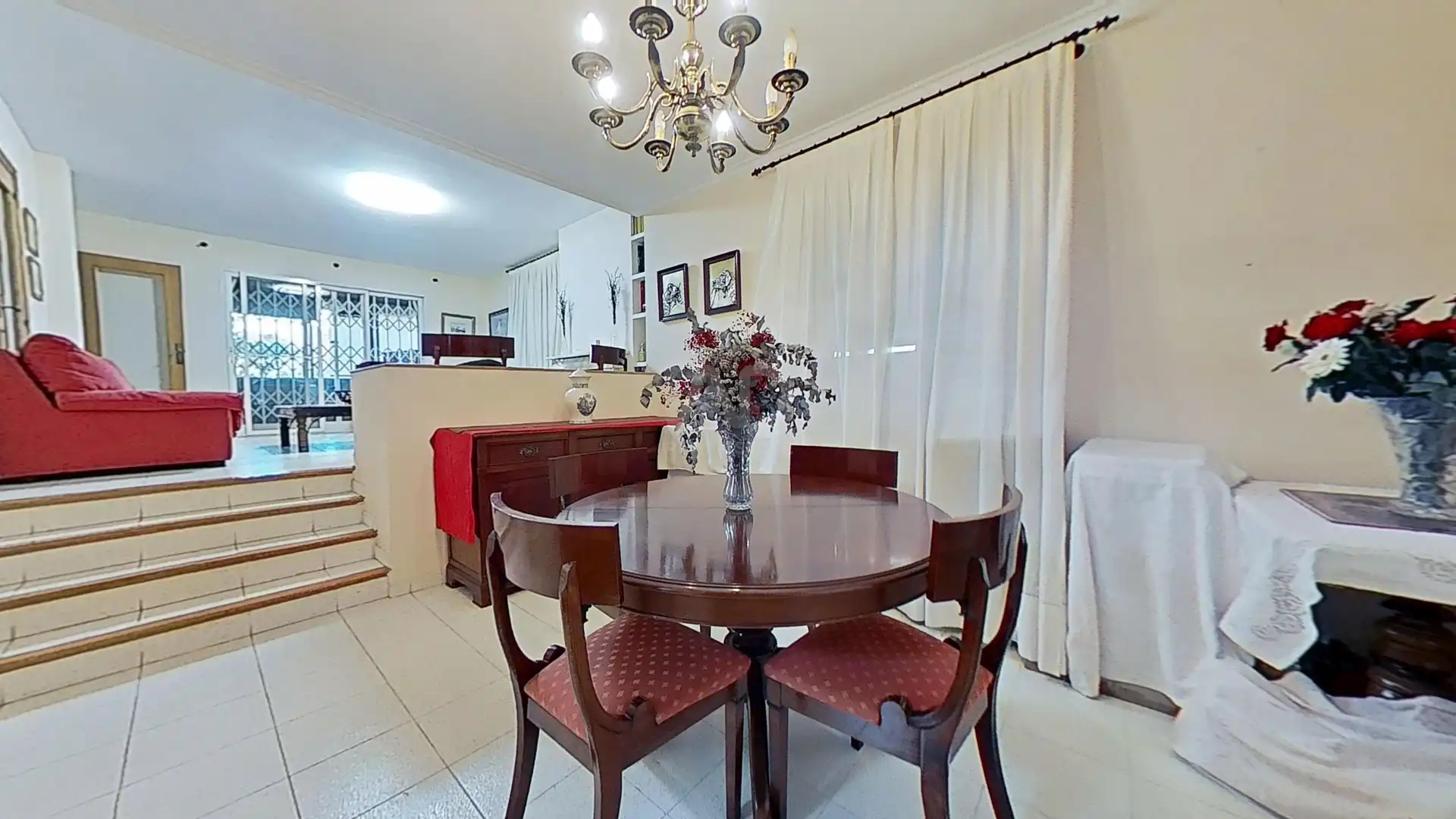 Comedor de Casa adosada en venta en Castellón de la Plana / Castelló de la Plana con Aire acondicionado, Calefacción y Terraza