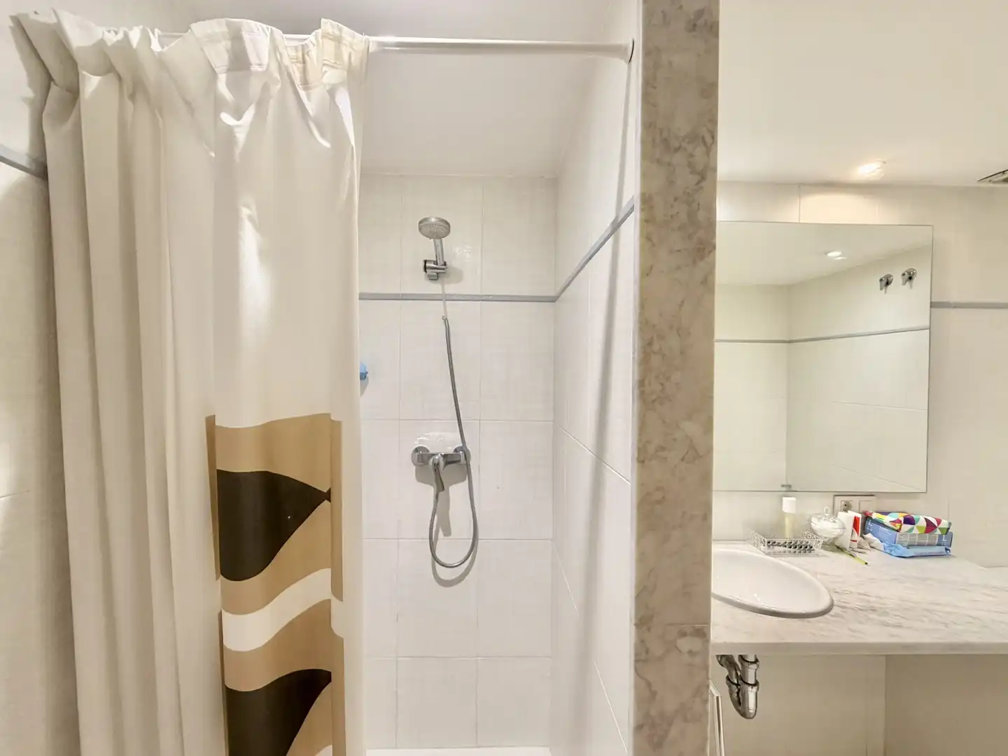 Baño de Piso en venta en Figueres con Calefacción, Terraza y Horno