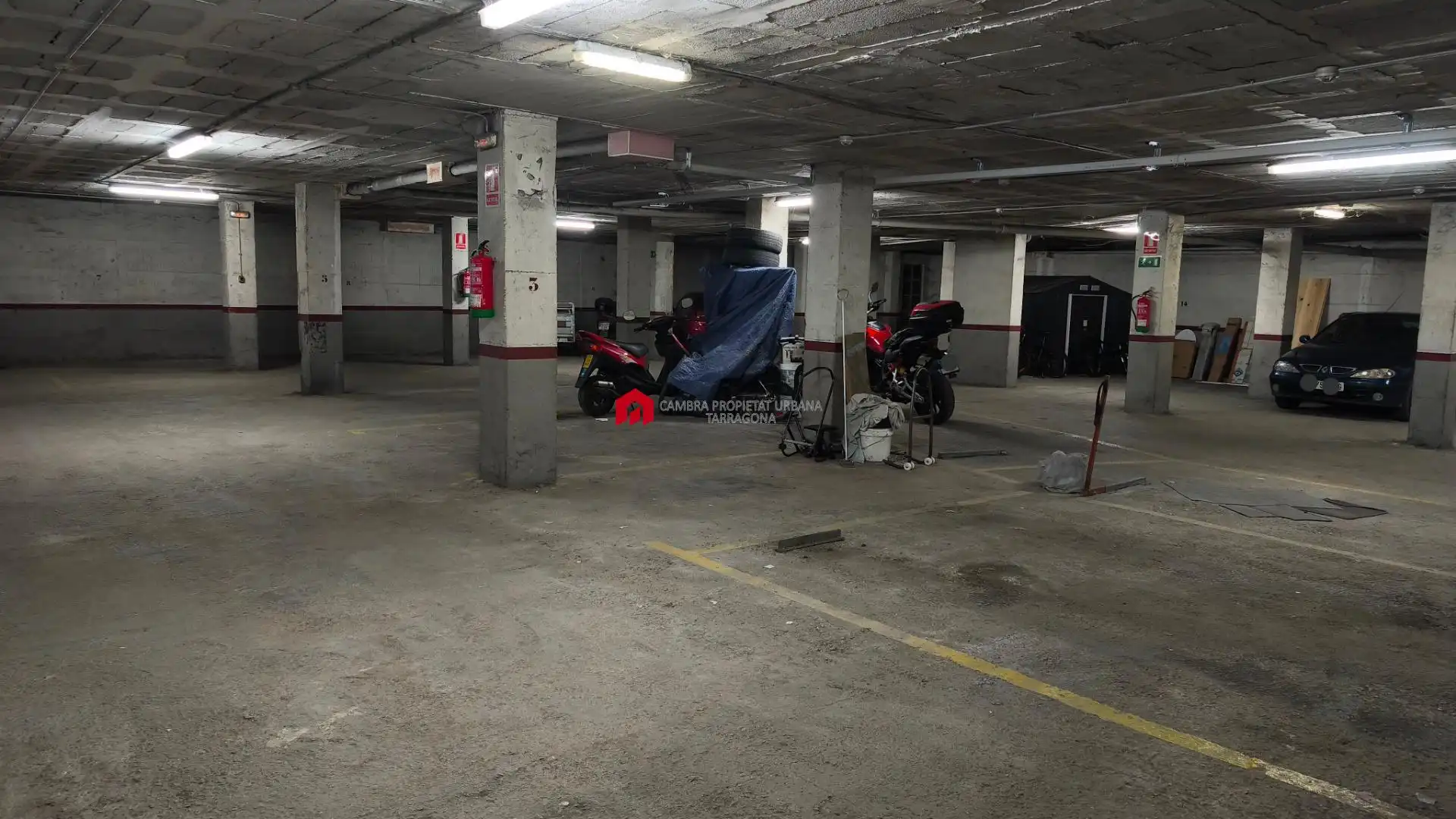 Parkplatz von Garage zum Verkauf in Tortosa