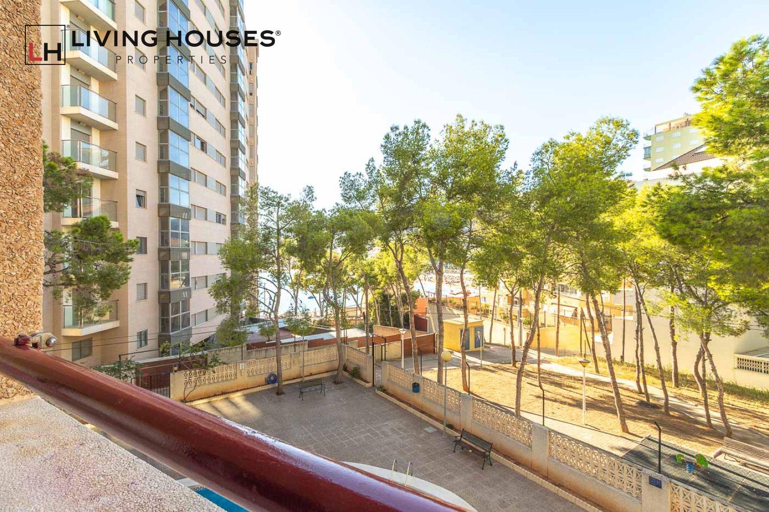 Vista exterior de Pis en venda en Oropesa del Mar / Orpesa amb Aire condicionat, Calefacció i Jardí privat