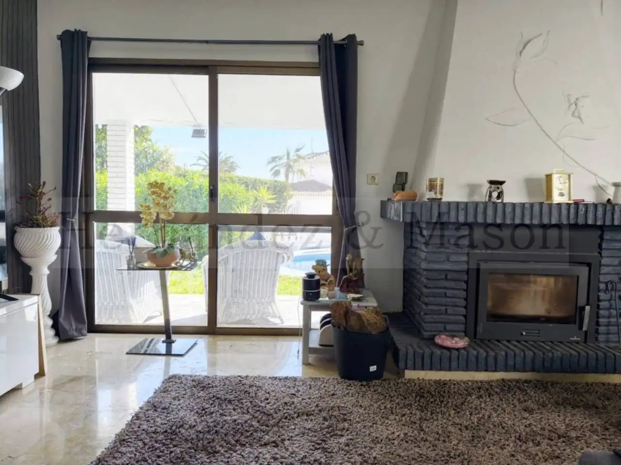 Living room of Houses for sale in Benalmádena  with Air Conditioner, Terrace and Swimming Pool