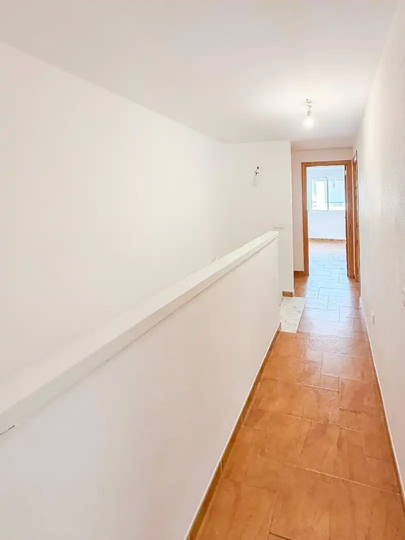 Casa adosada en venda en Alhaurín de la Torre amb Aire condicionat, Jardí privat i Terrassa