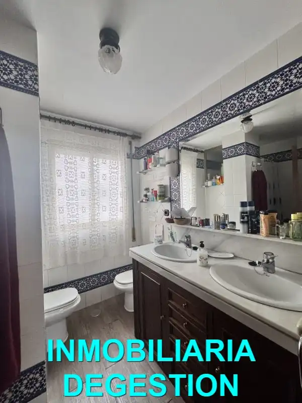 Bathroom of Attic for sale in Linares  with Terrace, Storage room and Balcony