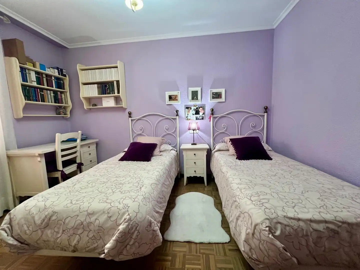 Dormitori de Casa o xalet en venda en Oviedo  amb Calefacció i Traster
