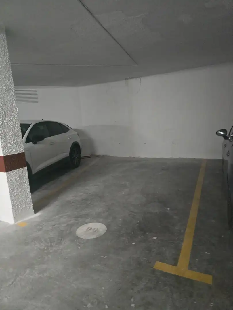 Parking de Apartamento en venta en Benidorm con Amueblado y Piscina comunitaria