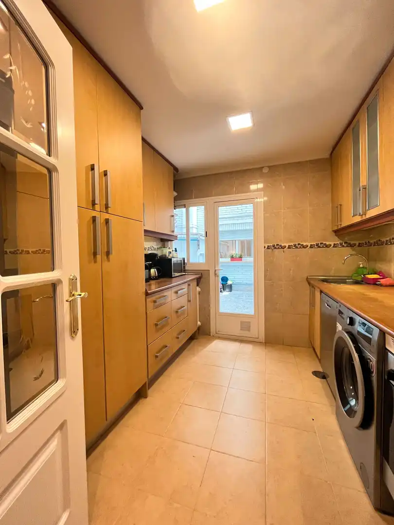 Cocina de Piso de alquiler en Madrid con Aire acondicionado, Terraza y Amueblado