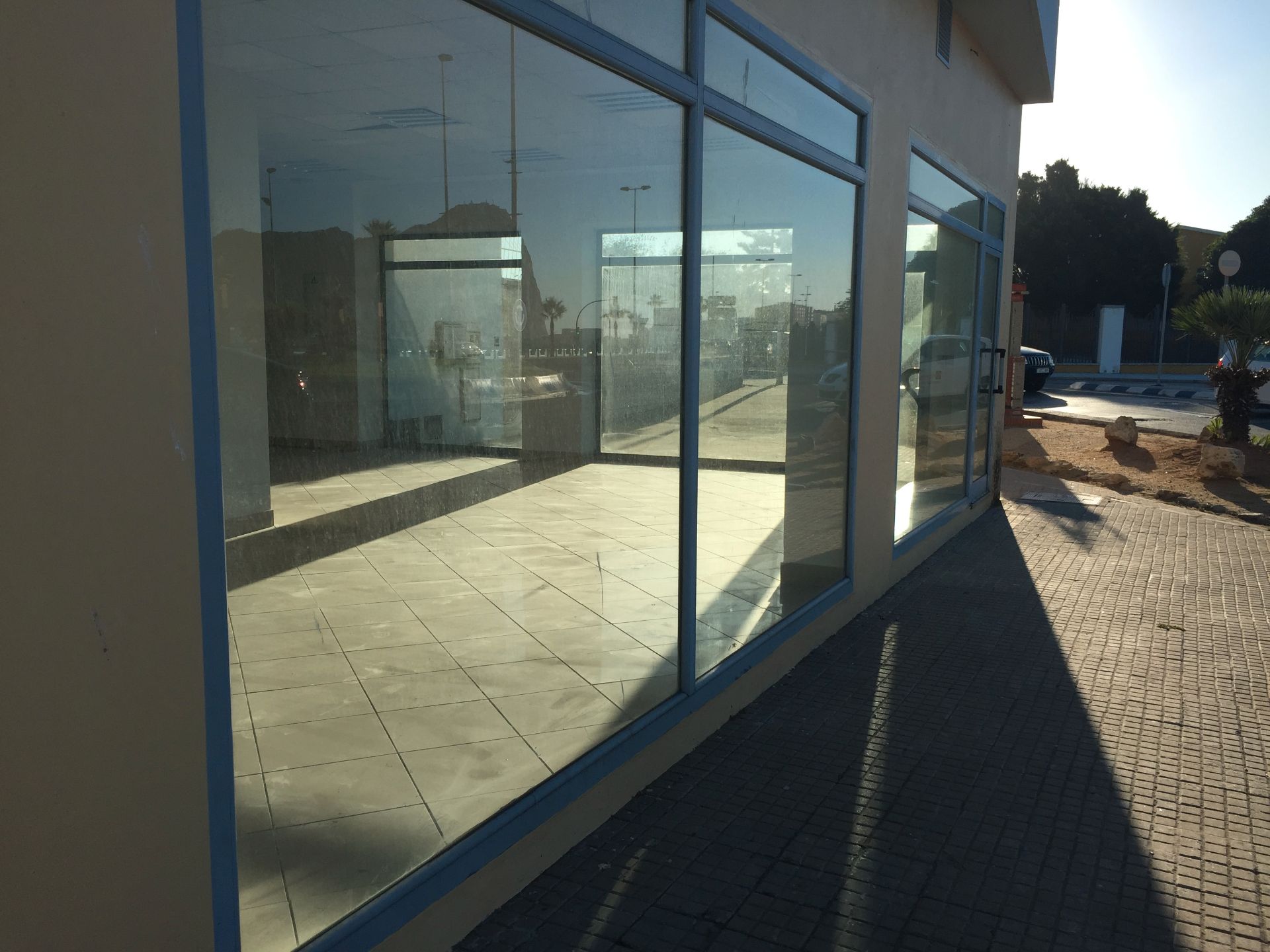 Local de lloguer en La Línea de la Concepción