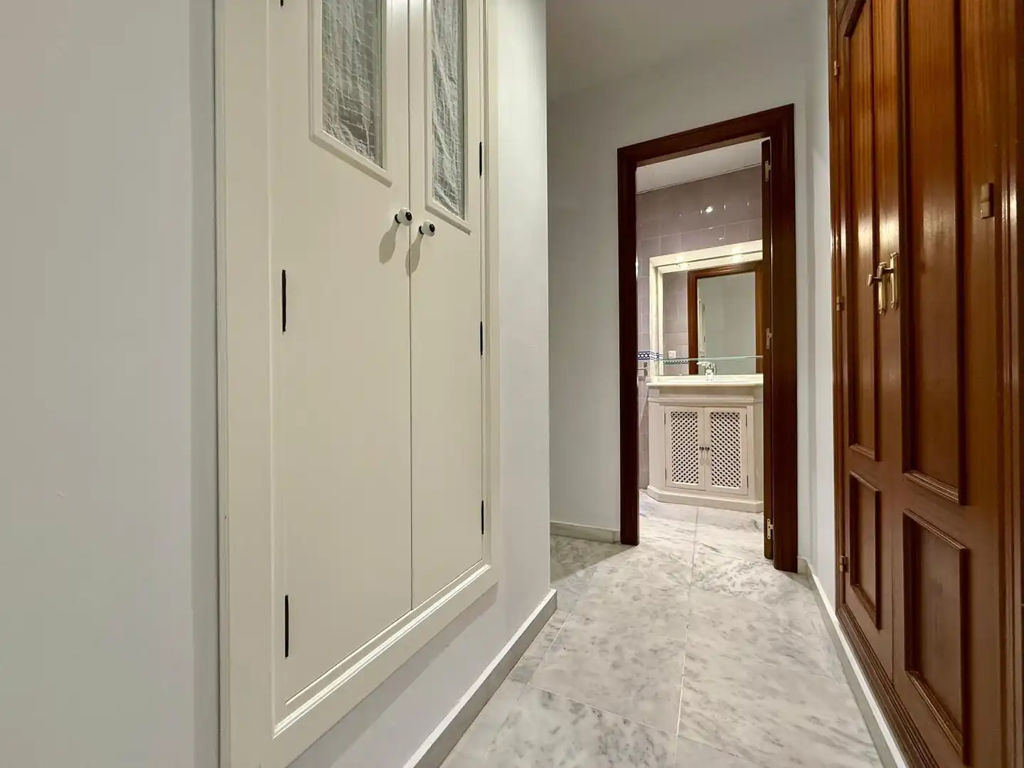 Flat for rent in Sevilla  with Air Conditioner, Heating and Furnished