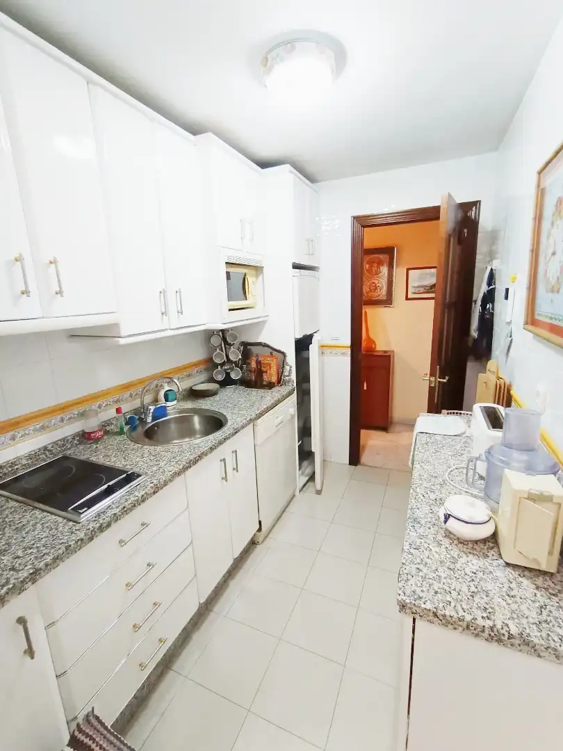 Küche von Wohnung zum Verkauf in Córdoba mit Klimaanlage und Heizung