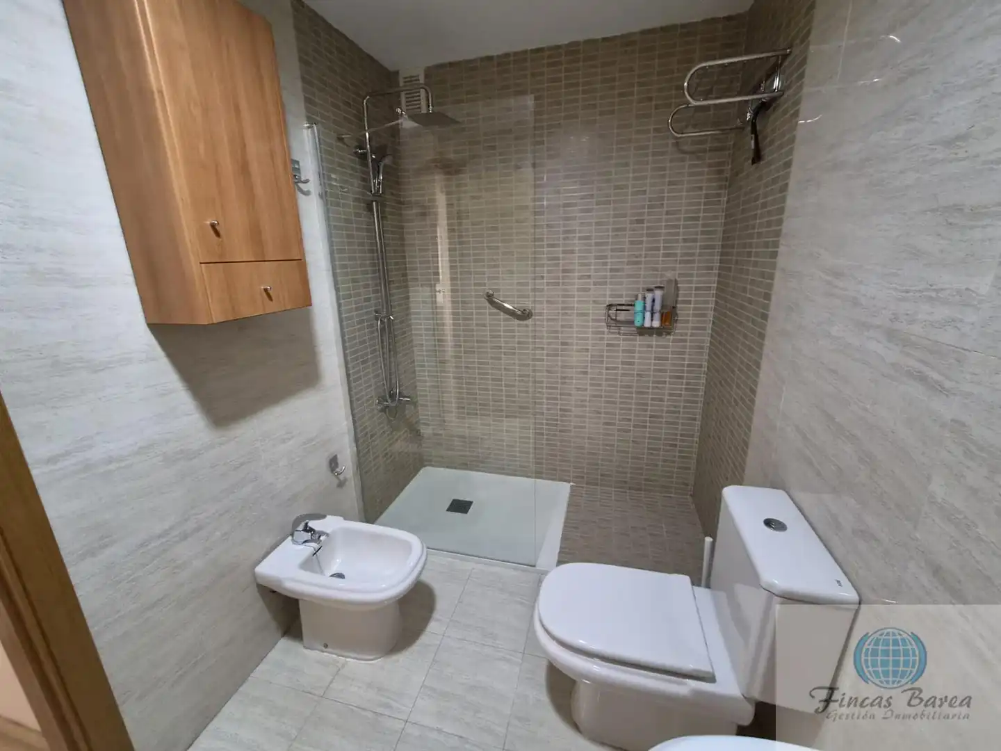 Bathroom of Flat for sale in Fuengirola  with Air Conditioner, Terrace and Community pool