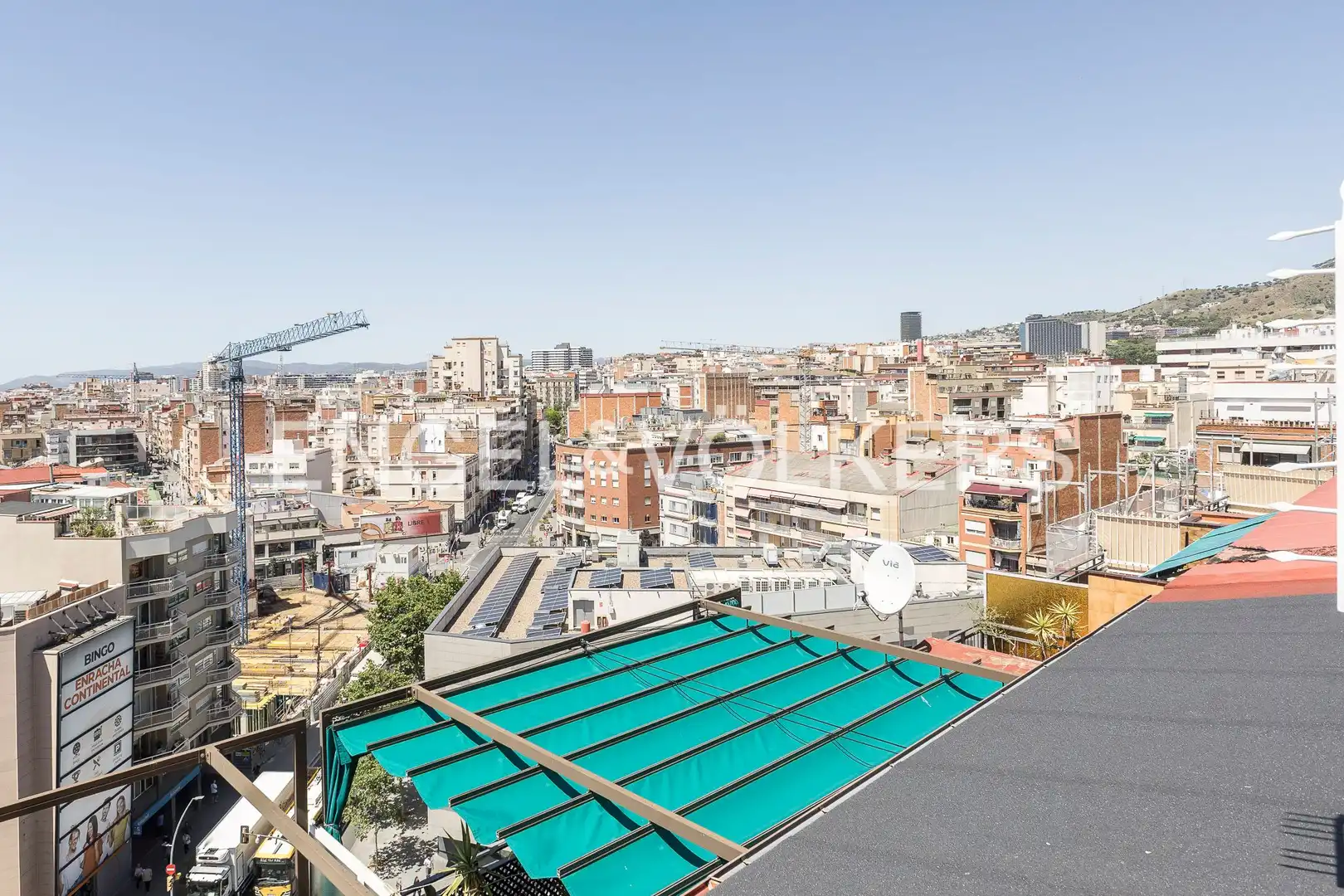 Vista exterior de Pis en venda en Barcelona amb Calefacció i Balcó