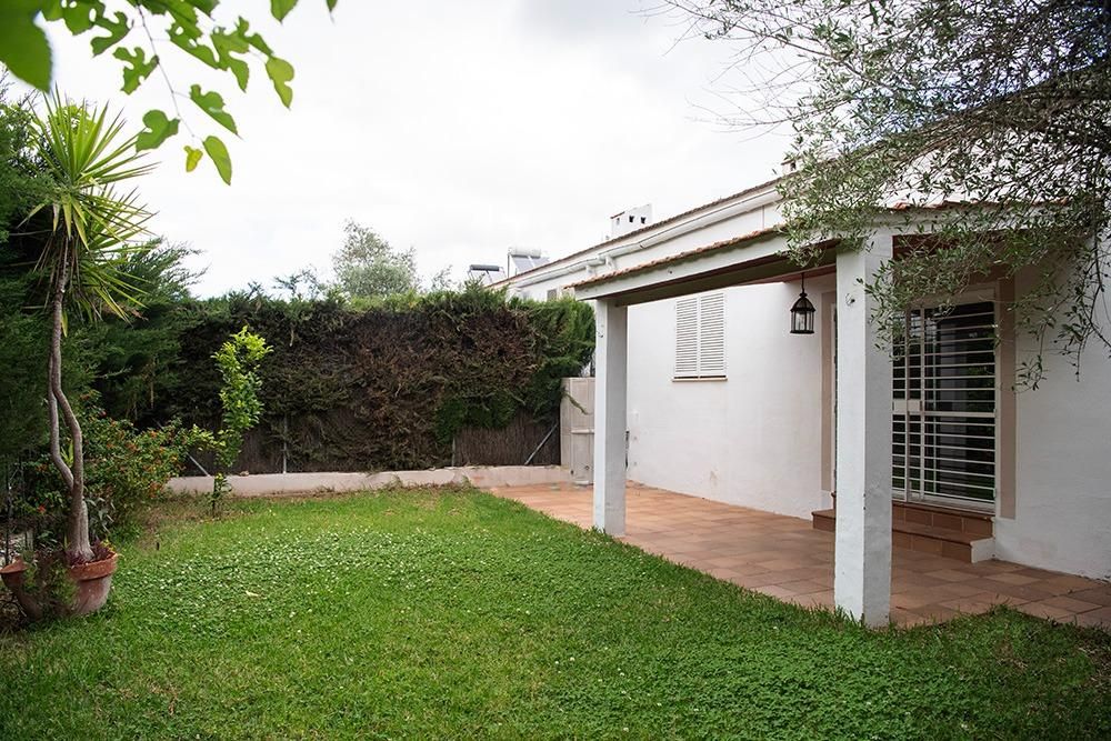 Einfamilien-Reihenhaus zum verkauf in Calle ALCAZAR, Colegio Europa, Espartinas
