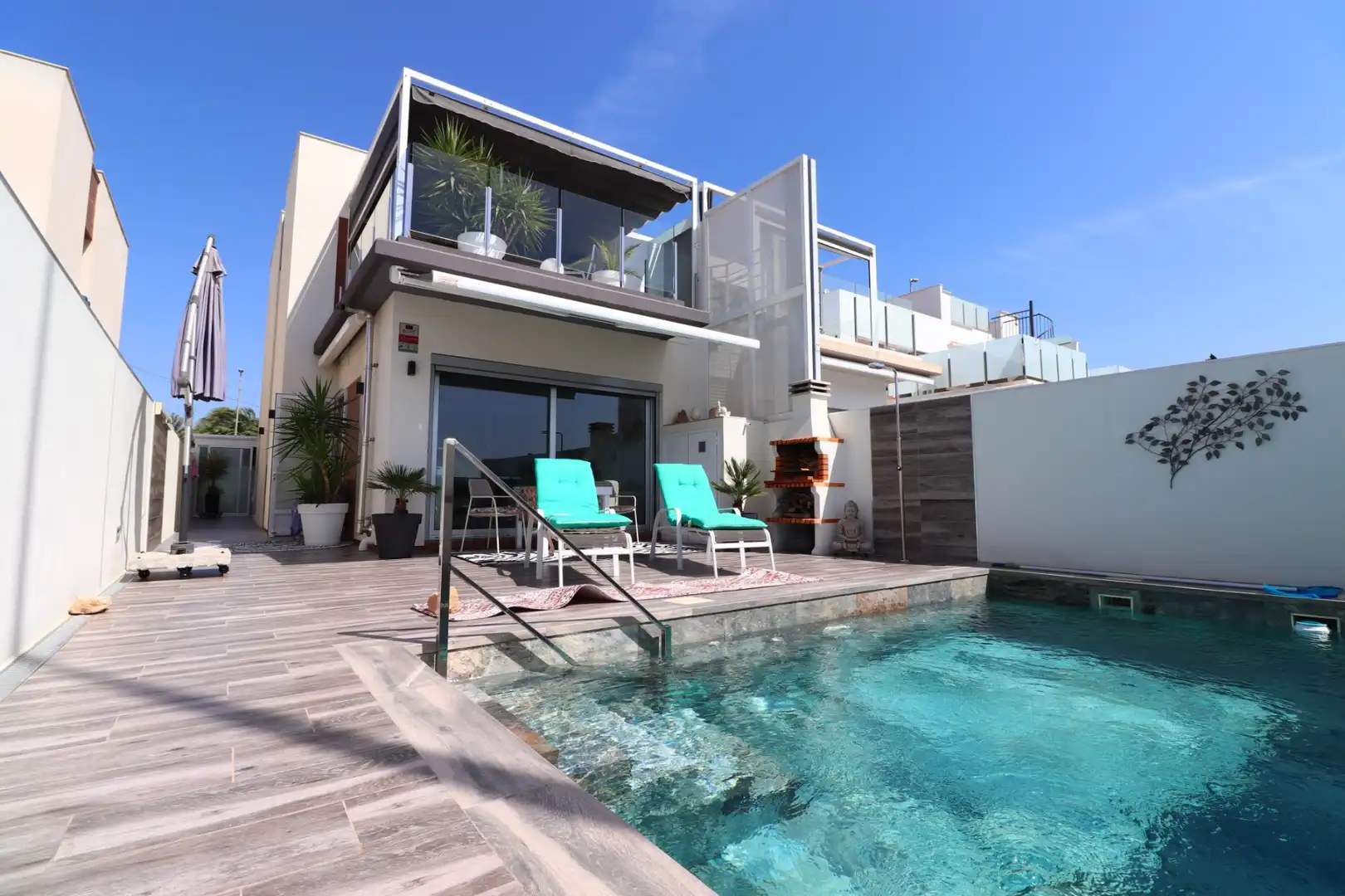 Casa amb piscina en venda a Daya Vieja