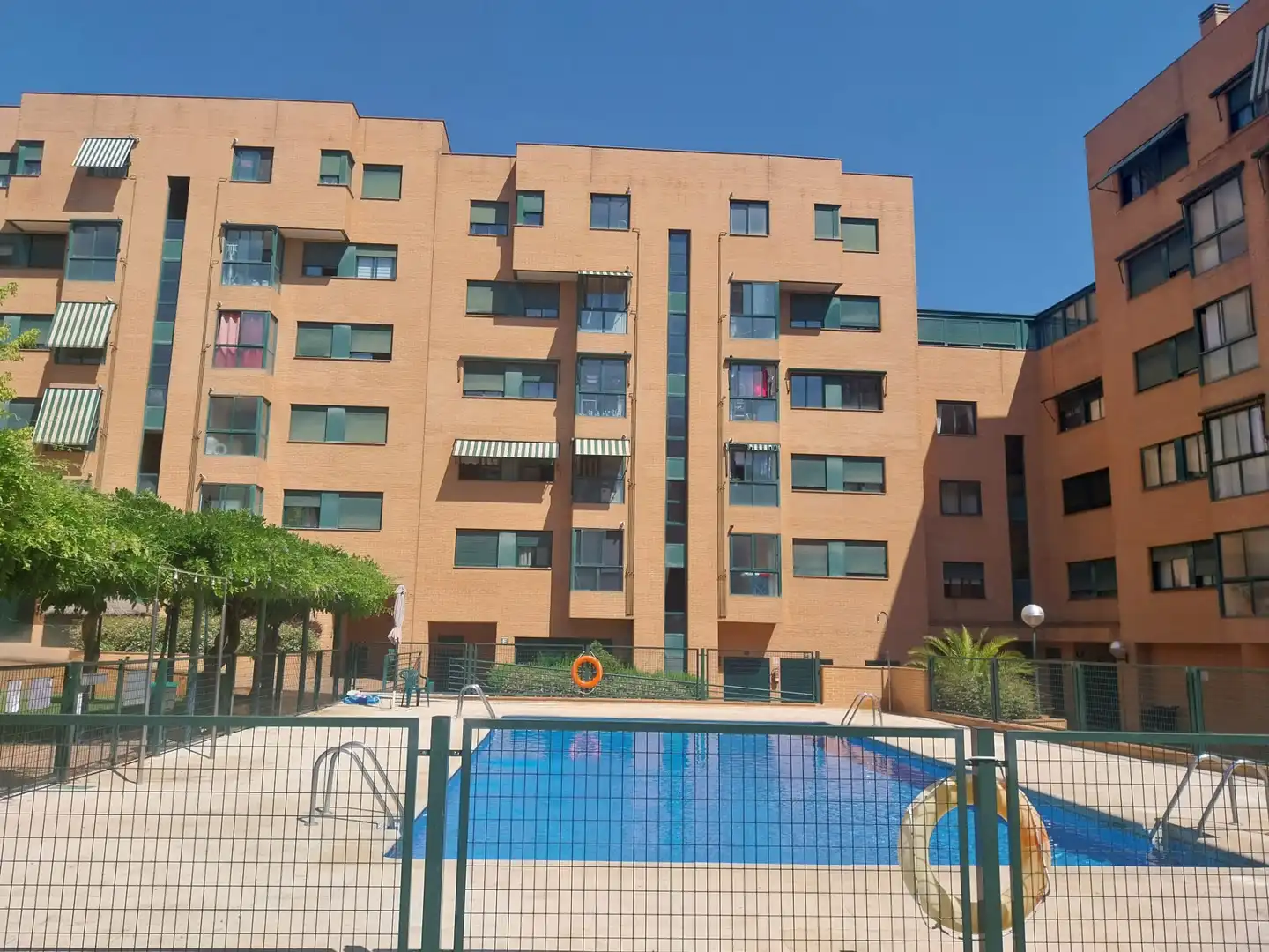 Außenansicht von Wohnung zur Miete in Madrid mit Klimaanlage, Heizung und Parkett