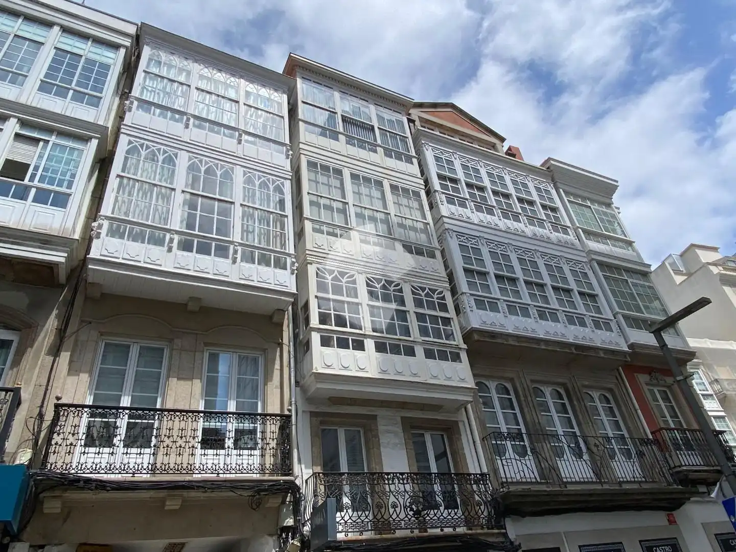 Vista exterior de Pis en venda en A Coruña Capital  amb Calefacció i Parquet