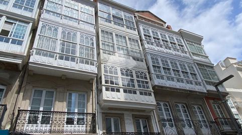 Apartamento de dos dormitorios ubicado en pleno corazón comercial y financiero de A Coruña, una de las zonas más dinámicas y deman