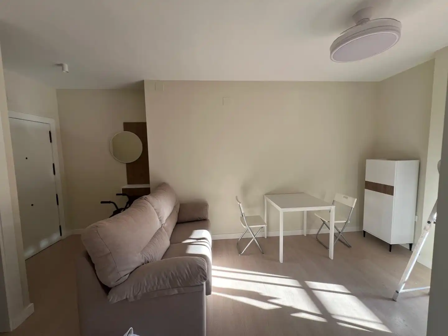 Wohnzimmer von Wohnung zur Miete in Jaén mit Klimaanlage, Möbliert und Ofen