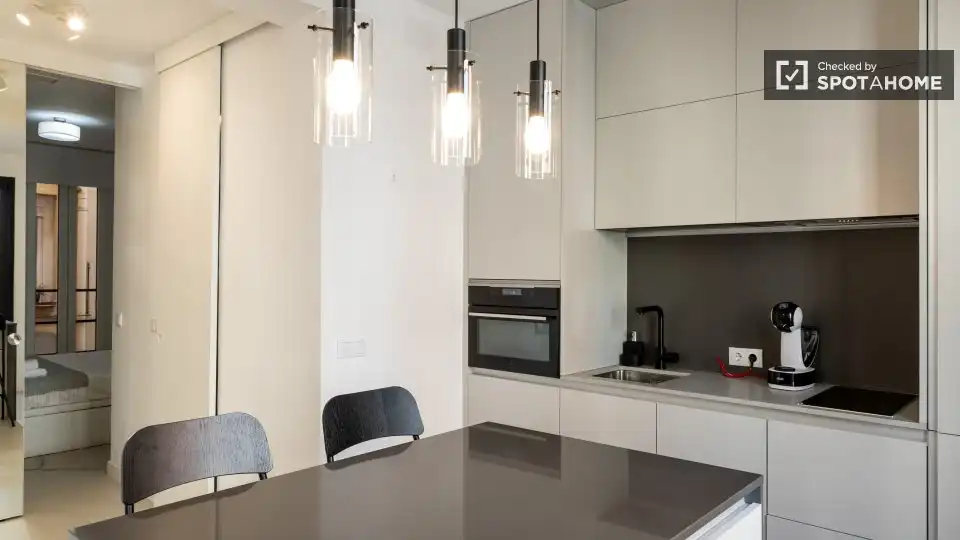 Appartamento con terrazza in affitto a Chamberí, imagen 5