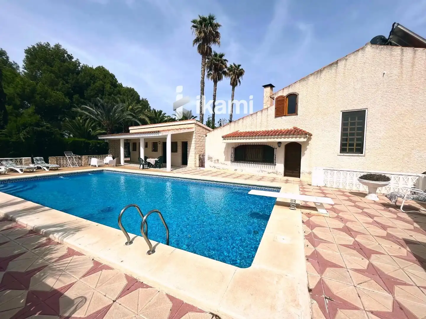 Vista exterior de Casa o chalet en venta en Elda con Calefacción, Trastero y Piscina
