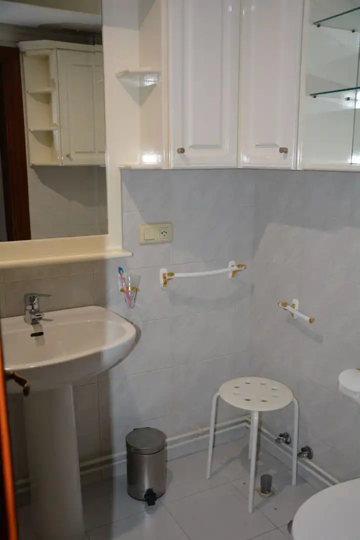 Bathroom of Flat for rent in Culleredo  with Heating and Furnished