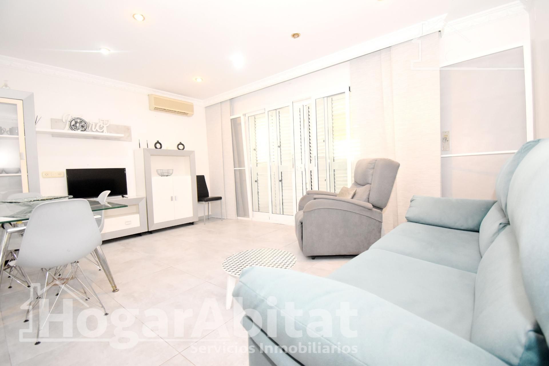 Living room of Single-family semi-detached for sale in Chilches / Xilxes  with Air Conditioner, Terrace and Storage room
