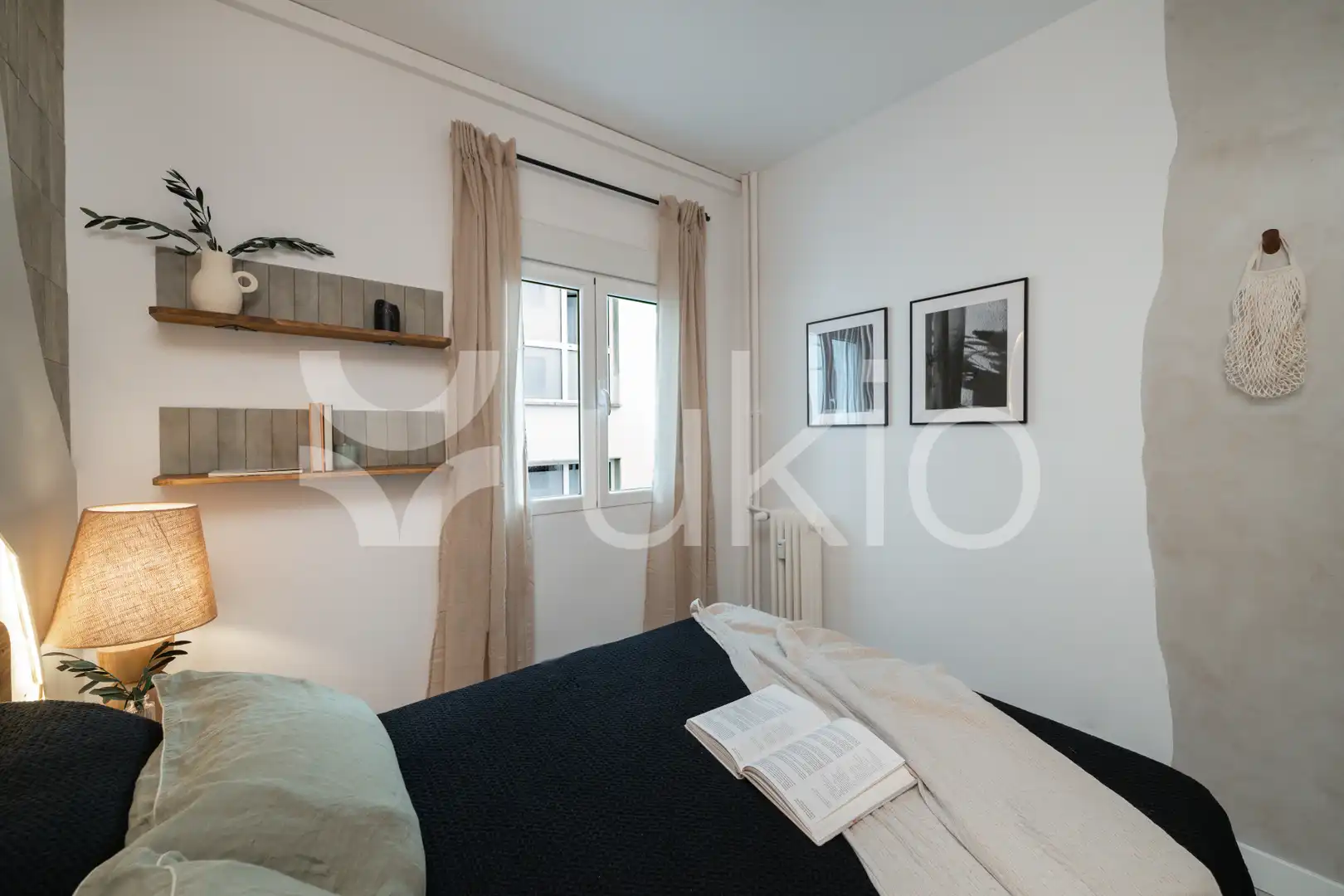 Habitación de Apartamento de alquiler en Madrid con Aire acondicionado, Calefacción y Amueblado