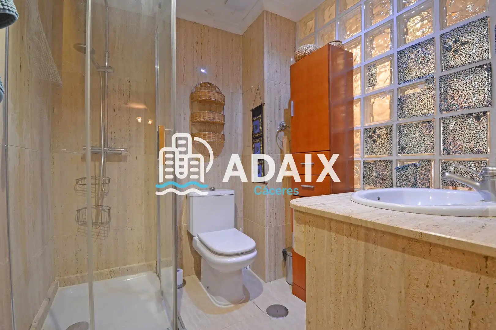 Baño de Piso de alquiler en Cáceres con Aire acondicionado, Calefacción y Terraza