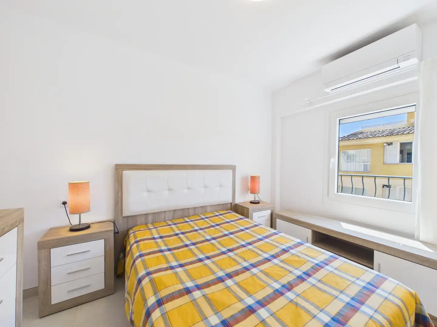 Dormitori de Apartament de lloguer en  Palma de Mallorca amb Aire condicionat i Moblat