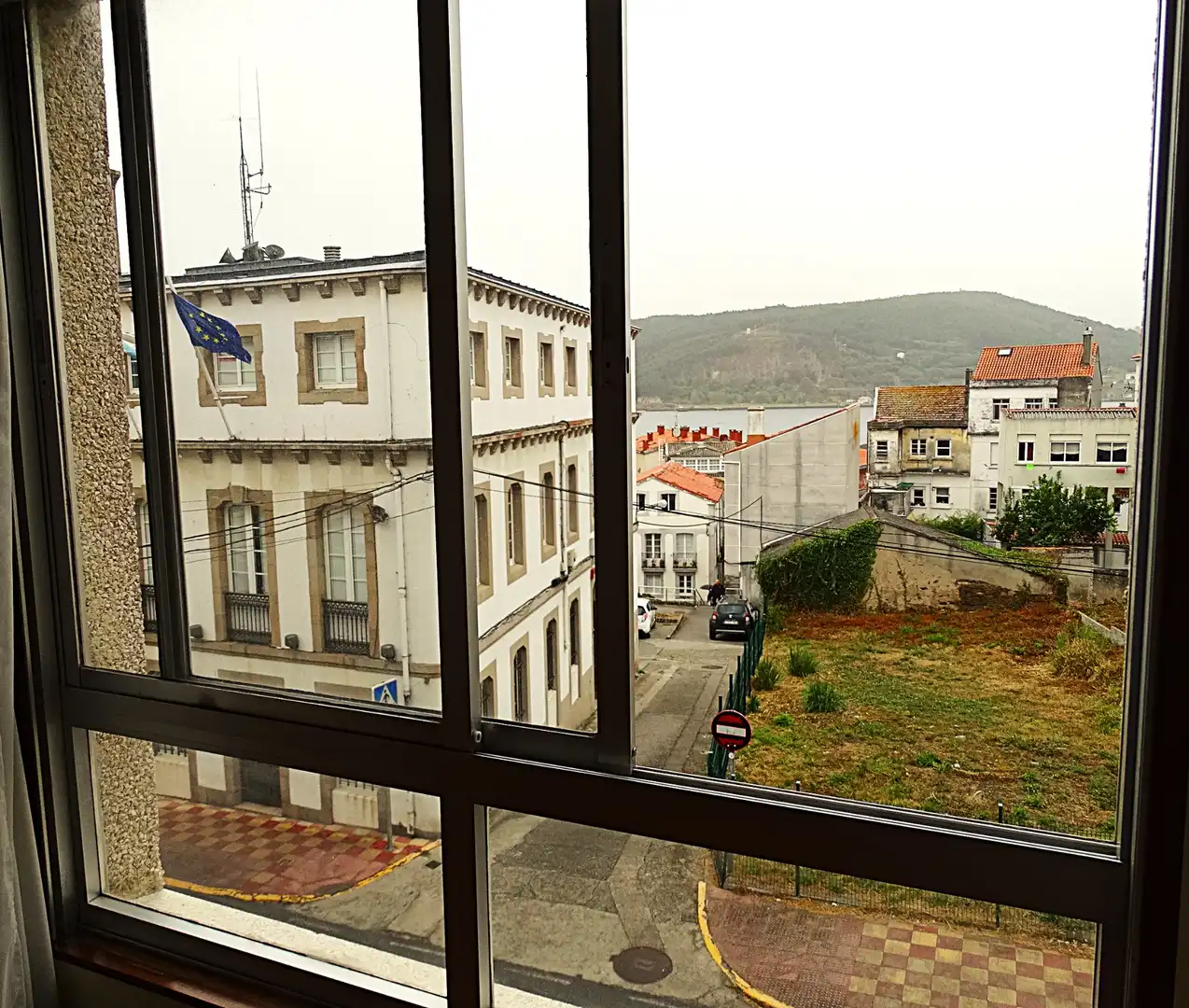 Vista exterior de Pis en venda en Mugardos amb Calefacció, Parquet i Terrassa