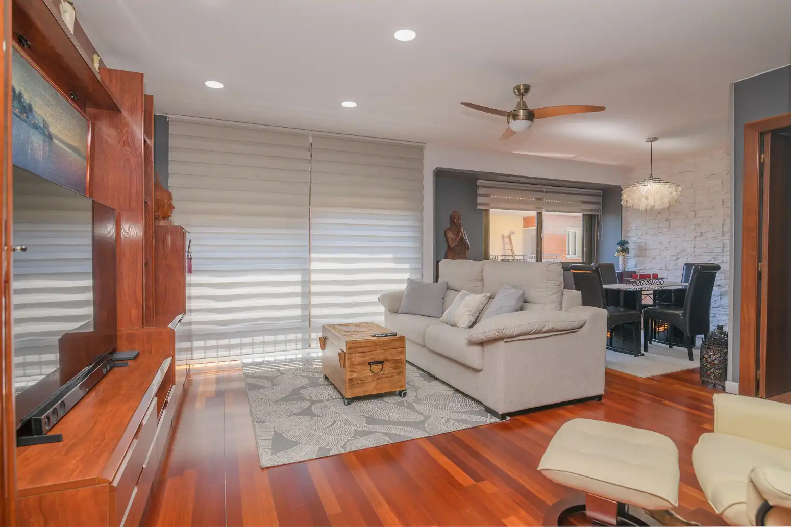 Wohnzimmer von Wohnung zum Verkauf in Barcelona mit Heizung, Parkett und Balkon