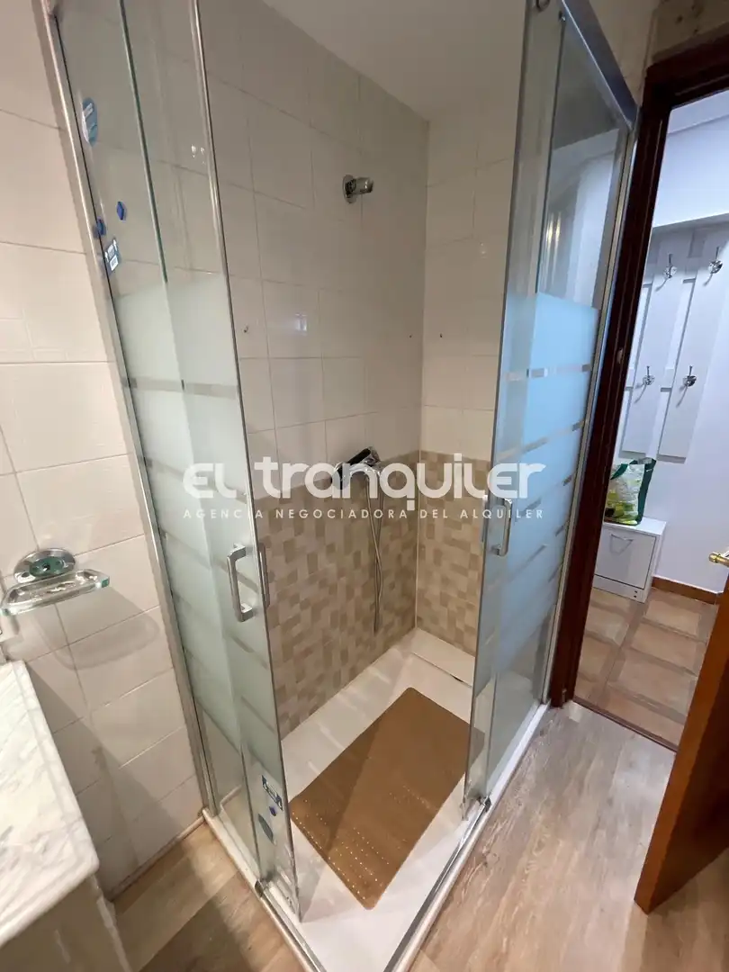 Bathroom of Flat for rent in Pinto  with Air Conditioner, Furnished and Washing machine