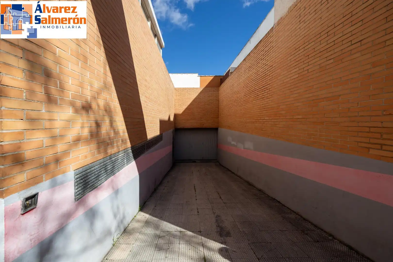Vista exterior de Pis en venda en Albolote amb Aire condicionat i Traster
